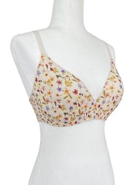*Rare* Victoria's Secret T-Shirt Lightly Lined Wireless Bra in White Floral